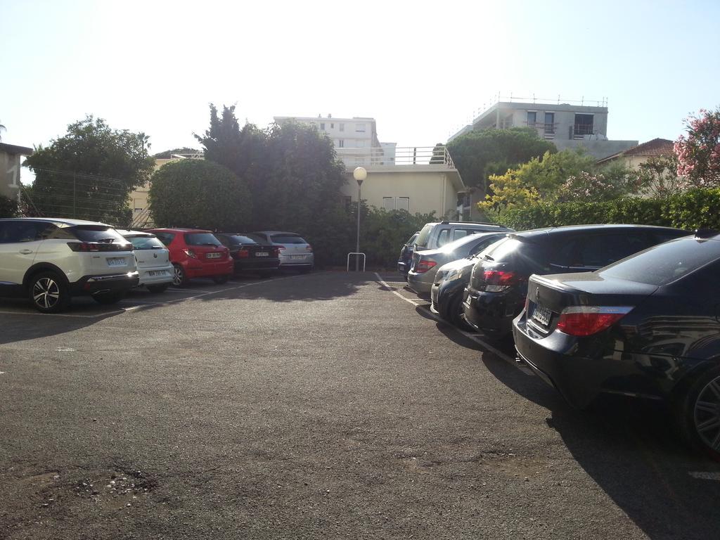 Le Palais Du Tropique Lägenhet Juan-les-Pins Exteriör bild