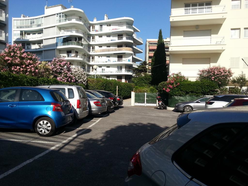 Le Palais Du Tropique Lägenhet Juan-les-Pins Exteriör bild
